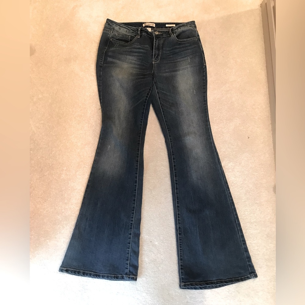 Like new American Vintage Blues ladies jeans